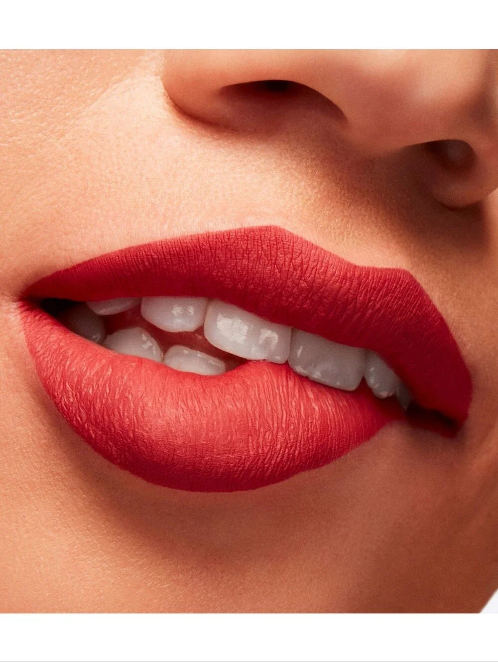 MAC Cosmetics kissproof transfer